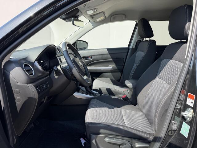 Suzuki VITARA 1.5 Hybrid Style / Fabrieksgarantie tot 1-2028 / Dealer Onderhouden / Achteruitrijcamera / Apple Carplay Android / Climate Control / Adaptieve Cruise / Stoelverwarming / Navigatie /