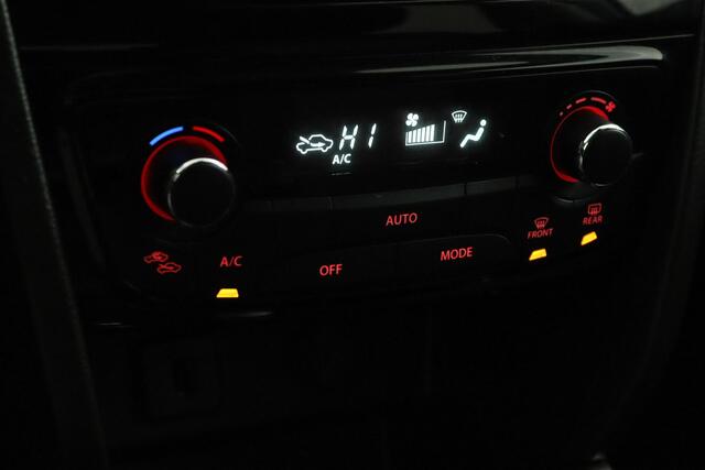 Suzuki VITARA 1.4 Boosterjet Select Smart Hybrid | Climate control | Cruise control adaptive | Stoelverwarming | Apple carplay, Android auto | Lichtmetalen velgen | Trekhaak | Camera |