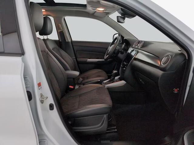 Suzuki VITARA 1.5 Hybrid Style | Pano | Adapt. Cruise | Dodehoek | Camera | Navi | Carplay | Half leder/suéde | etc. etc.
