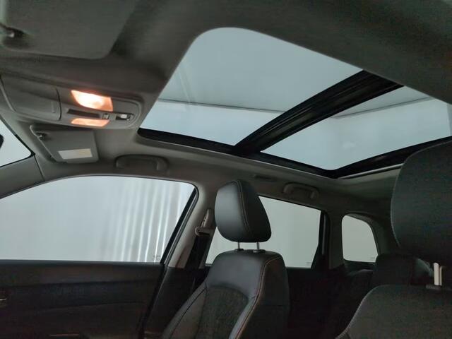 Suzuki VITARA 1.5 Hybrid Style | Pano | Adapt. Cruise | Dodehoek | Camera | Navi | Carplay | Half leder/suéde | etc. etc.
