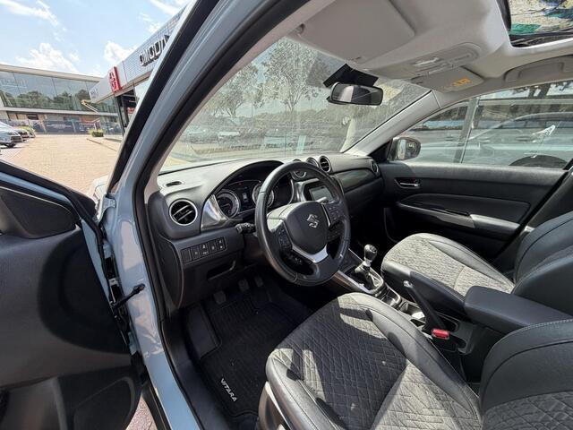 Suzuki VITARA 1.4 Boosterjet Style Smart Hybrid 129PK | Schuifkanteldak | Navigatie | Dodehoekdetectie | Half-leder