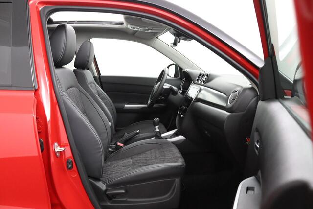 Suzuki VITARA 1.4 Boosterjet Smart Hybrid Style | Panoramadak | Nieuwe Auto | Half\lederen Bekleding | Parkeersensoren Rondom |