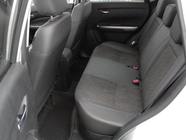Suzuki VITARA 1.4 Boosterjet Style Smart Hybrid Automaat | Navi | Adap. Cruise | Camera | Schuifdak | Trekhaak