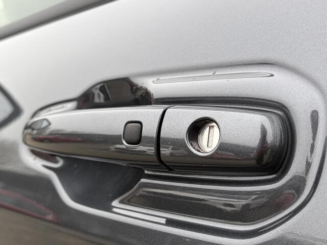 Suzuki VITARA e Style 61 kWh | Panorama | Infinity by JBL | Snel rijden | RIJKLAARPRIJS!