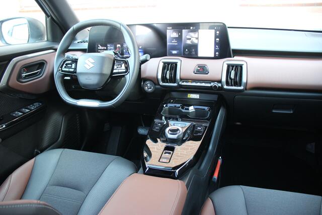 Suzuki VITARA e Style 61 kWh | Panoramadak | Leer en Elek. stoel | 360 Camera |