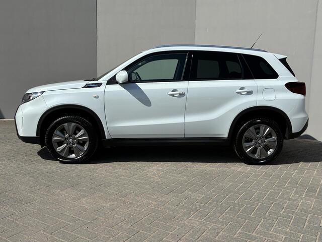 Suzuki VITARA 1.4 Boosterjet Smart Hybrid Select / 10 Jaar fabrieksgarantie mogelijk / Dealer onderhouden / Adaptieve Cruise Control / Camera / Navigatie / DAB / Apple Carplay/Android Auto / 17" LM wielen & All Season banden /
