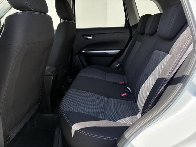 Suzuki VITARA 1.4 Boosterjet Smart Hybrid Select / 10 Jaar fabrieksgarantie mogelijk / Dealer onderhouden / Adaptieve Cruise Control / Camera / Navigatie / DAB / Apple Carplay/Android Auto / 17" LM wielen & All Season banden /