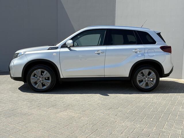 Suzuki VITARA 1.4 Boosterjet Smart Hybrid Select / 10 Jaar fabrieksgarantie mogelijk / Dealer onderhouden / Adaptieve Cruise Control / Camera / Navigatie / DAB / Apple Carplay/Android Auto / 17" LM wielen & All Season banden /