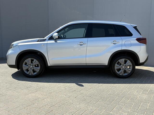 Suzuki VITARA 1.4 Boosterjet Smart Hybrid Select / 10 Jaar fabrieksgarantie mogelijk / Dealer onderhouden / Adaptieve Cruise Control / Camera / Navigatie / DAB / Apple Carplay/Android Auto / 17" LM wielen & All Season banden /