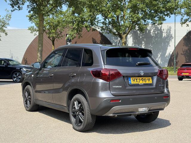 Suzuki VITARA 1.5 Hybrid Select 1E EIGENAAR | ORIGINEEL NEDERLANDSE AUTO | RESTERENDE FABRIEKSGARANTIE T/M 07-2035 | ADAPTIVE CRUISE CONTROL | STOELVERWARMING | ACHTERUITRIJCAMERA