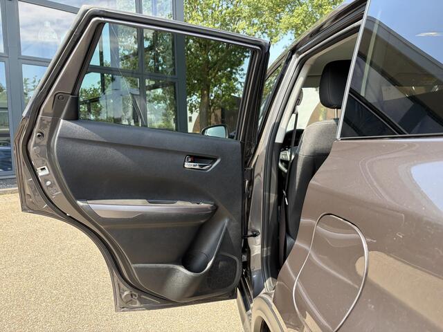 Suzuki VITARA 1.5 Hybrid Select 1E EIGENAAR | ORIGINEEL NEDERLANDSE AUTO | RESTERENDE FABRIEKSGARANTIE T/M 07-2035 | ADAPTIVE CRUISE CONTROL | STOELVERWARMING | ACHTERUITRIJCAMERA