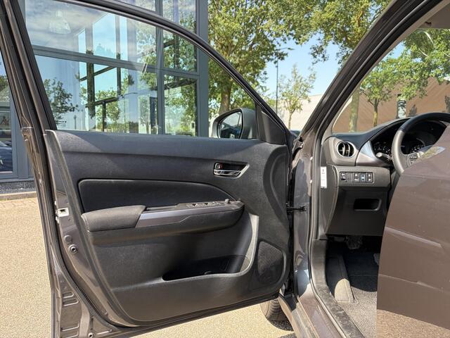 Suzuki VITARA 1.5 Hybrid Select 1E EIGENAAR | ORIGINEEL NEDERLANDSE AUTO | RESTERENDE FABRIEKSGARANTIE T/M 07-2035 | ADAPTIVE CRUISE CONTROL | STOELVERWARMING | ACHTERUITRIJCAMERA
