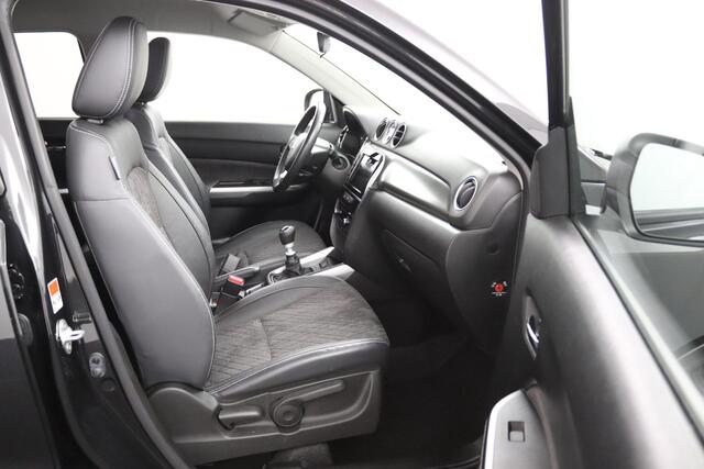 Suzuki VITARA 1.4 Boosterjet Style Smart Hybrid | Trekhaak | Parkeersensoren Rondom | Suede Bekleding | Navigatie |