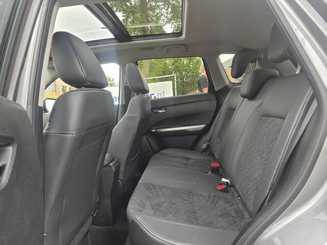 Suzuki VITARA 1.4 Boosterjet Style Rhino Edition Smart Hybrid Trekhaak/Panodak/AdaptiveCruise/Camera etc.