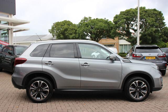 Suzuki VITARA 1.5 Style Hybrid Automaat | Trekhaak | Opendak | Parkeersensoren rondom |