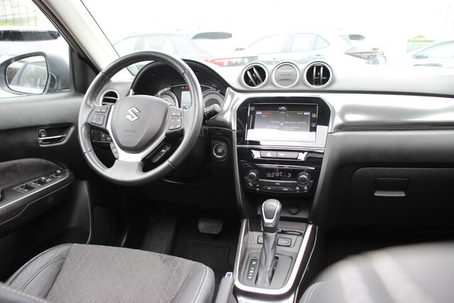 Suzuki VITARA 1.5 Style Hybrid Automaat | Trekhaak | Opendak | Parkeersensoren rondom |