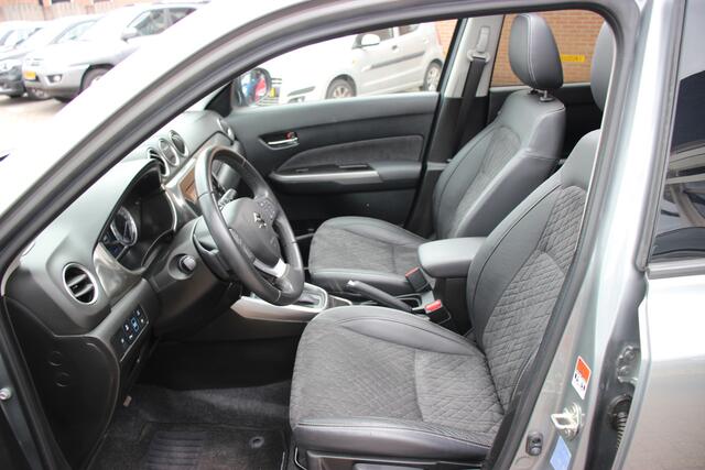 Suzuki VITARA 1.5 Style Hybrid Automaat | Trekhaak | Opendak | Parkeersensoren rondom |