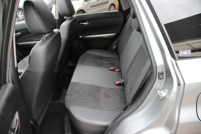 Suzuki VITARA 1.5 Style Hybrid Automaat | Trekhaak | Opendak | Parkeersensoren rondom |