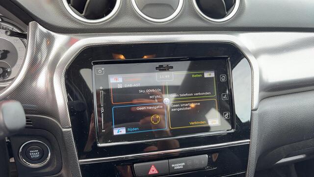 Suzuki VITARA 1.5 Hybrid Select AUTOMAAT / PANORAMADAK / LEDER-ALCANTARA / STOELVERW / FULL LED / CAMERA / CARPLAY / NAVI