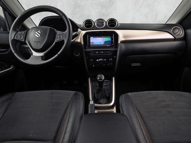 Suzuki VITARA 1.6 Experience Deluxe (PANORAMADAK, NAVIGATIE, CAMERA, KEYLESS, STOELVERWARMING, SPORTSTOELEN, LEDER/ALCANTARA, ADAPTIVE CRUISE, GETINT GLAS, NIEUWSTAAT)