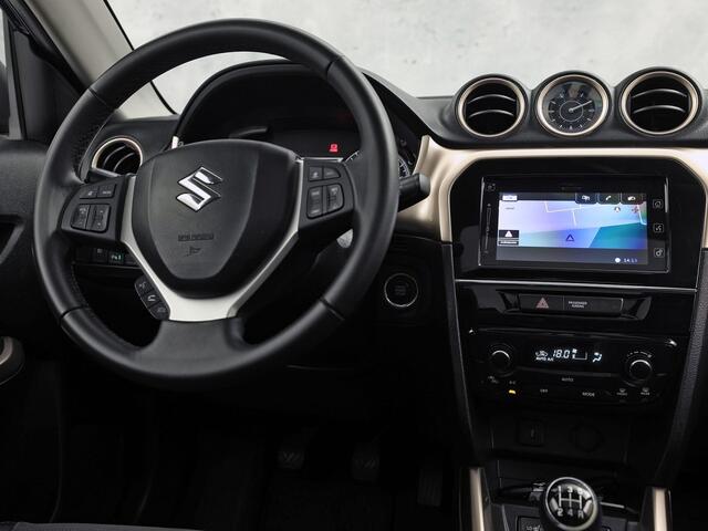 Suzuki VITARA 1.6 Experience Deluxe (PANORAMADAK, NAVIGATIE, CAMERA, KEYLESS, STOELVERWARMING, SPORTSTOELEN, LEDER/ALCANTARA, ADAPTIVE CRUISE, GETINT GLAS, NIEUWSTAAT)