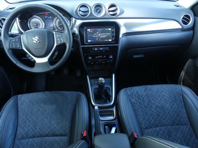 Suzuki VITARA 1.0 Boosterjet Stijl TREKHAAK 1ste Eigenaar, Dealer Onderhouden, Pano Dak, Navi