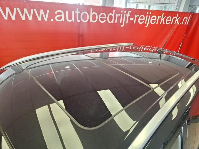 Suzuki VITARA 1.0 B.jet Stijl, elektr. Panorama dak, Navigatie, Trekhaak