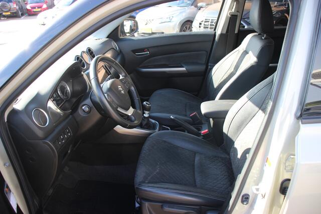 Suzuki VITARA 1.4 Boosterjet Style Hybrid | Parkeersensoren rondom | Keyless | Leer |