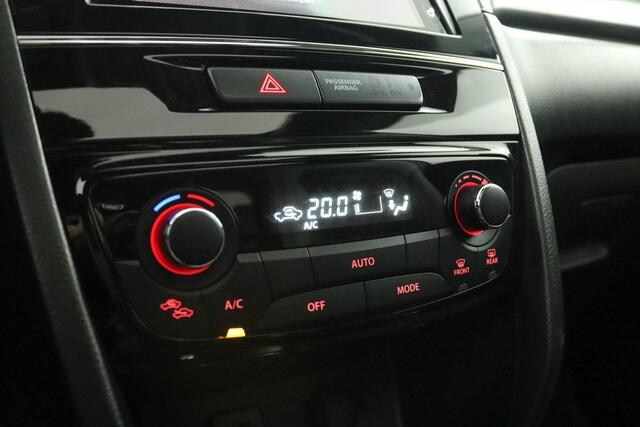 Suzuki VITARA 1.4 Boosterjet Style Smart Hybrid | Climate control | Cruise control adaptive | Navigatie | Apple car play, Android auto | Stoelverwarming | Trekhaak | Panoramadak |