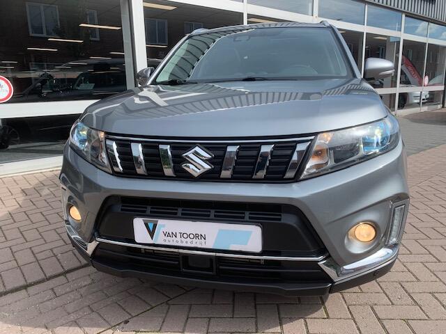 Suzuki VITARA 1.4 Boosterjet Stijl. Automaat , panoramadak, achteruitrijcamera.