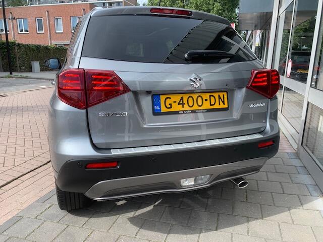 Suzuki VITARA 1.4 Boosterjet Stijl. Automaat , panoramadak, achteruitrijcamera.