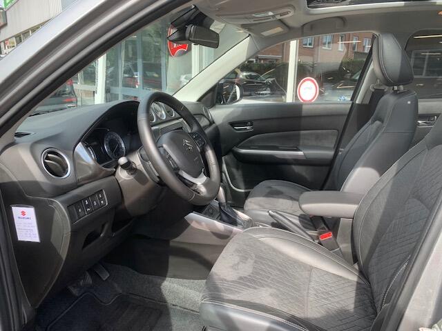 Suzuki VITARA 1.4 Boosterjet Stijl. Automaat , panoramadak, achteruitrijcamera.