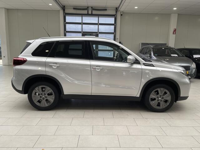 Suzuki VITARA 1.4 Boosterjet Hybride Select [ CAMERA I ADAPTIEVE CRUIS I STOELVERWARMING ]