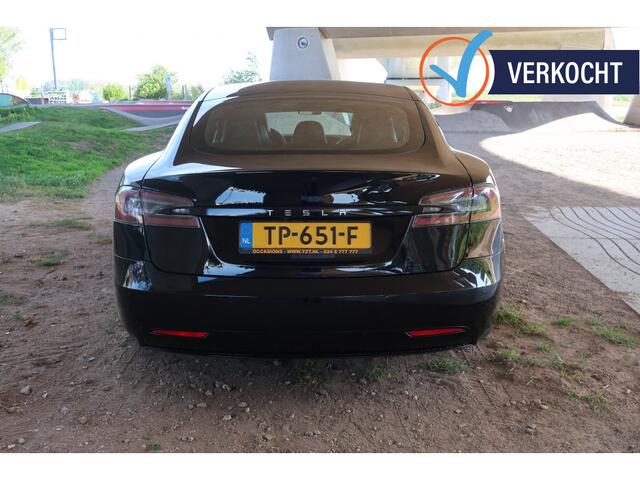 Tesla MODEL S 75D met twee sets velgen