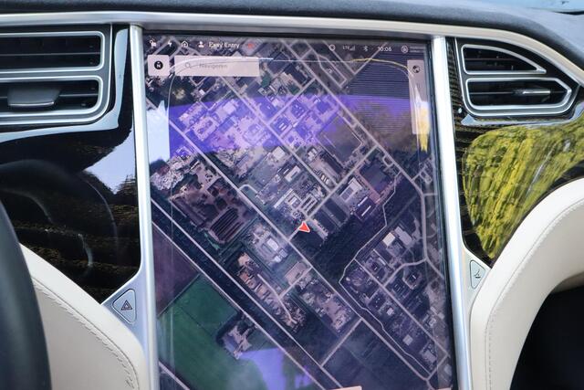 Tesla MODEL S 90D Base | SOH 87% | Elektrisch glazen panorama-dak | Elektrisch bedienbare achterklep