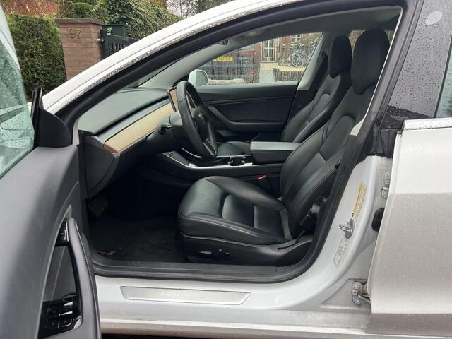 Tesla Model 3 Long Range AWD 75 kWh 351PK Autopilot FSD Comp Trekhaak Leder Camera Panodak