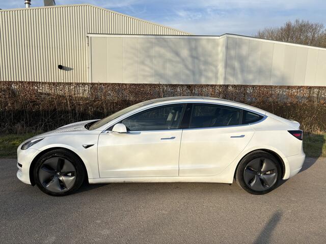 Tesla Model 3 Standard RWD Plus 60 kWh / LEER / PANORAMADAK / AUTOPILOT / 88DKM! NAP! / INCL BTW