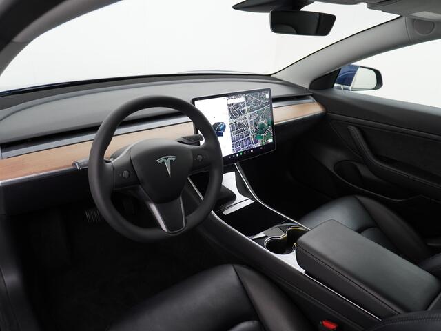 Tesla Model 3 SR+ 60kWh 325PK FSD-3 Computer AutoPilot Leder PanoDak Adaptive-Cruise Lmv 18" Camera's Elektr.-Stuur+Stoelen+Spiegels+Geheugen+Easy-Entry+Verwarmde stoelen Park assistent PDC WIFI Lane-Assist Speed-Assist RWD Plus Navi LED Comfortstoelen ACC DAB Voorverw