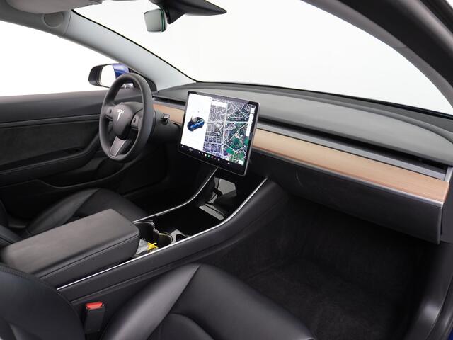 Tesla Model 3 SR+ 60kWh 325PK FSD-3 Computer AutoPilot Leder PanoDak Adaptive-Cruise Lmv 18" Camera's Elektr.-Stuur+Stoelen+Spiegels+Geheugen+Easy-Entry+Verwarmde stoelen Park assistent PDC WIFI Lane-Assist Speed-Assist RWD Plus Navi LED Comfortstoelen ACC DAB Voorverw