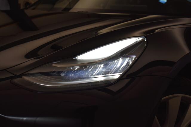 Tesla Model 3 Standard RWD Plus 60 kWh 19" Autopilot FSD Comp Camera Panodak Leder