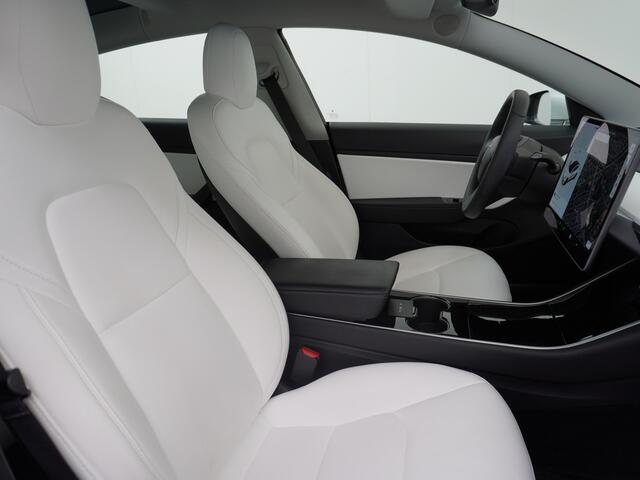 Tesla Model 3 2020! RWD SR+ 60kWh 325PK Licht Interieur FSD-3 Comp. 18" AutoPilot Leder PanoDak Adaptive cruise Camera's Elektr.-Stuur+Stoelen+Spiegels+Geheugen+Easy-Entry+Verwarmde stoelen Park assistent PDC WIFI Ecc Lane-Assist Speed-Assist Navi LED ACC Dual-ECC DAB 