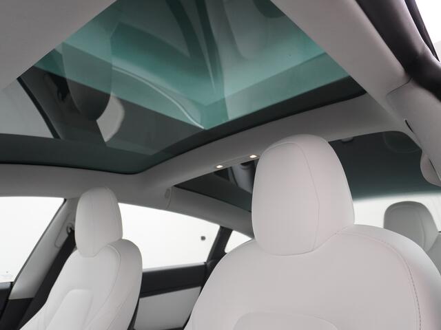 Tesla Model 3 2020! RWD SR+ 60kWh 325PK Licht Interieur FSD-3 Comp. 18" AutoPilot Leder PanoDak Adaptive cruise Camera's Elektr.-Stuur+Stoelen+Spiegels+Geheugen+Easy-Entry+Verwarmde stoelen Park assistent PDC WIFI Ecc Lane-Assist Speed-Assist Navi LED ACC Dual-ECC DAB 
