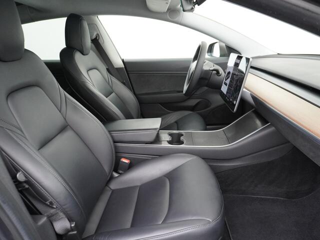 Tesla Model 3 Performance AWD 75kWh 513PK 0-100kmh in 3,4 sec. Leder Adap.Cruise Autopilot Keyless Lmv 20" Camera's Stoelverw. Panodak Performance pakket Premium Audio Dodehoek detector Wifi Led Navi Ecc Bluetooth Voorzien van wrap 1e Eigenaar Origineel Nederlandse Aut