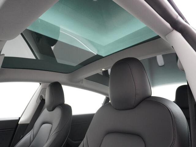 Tesla Model 3 RWD SR+ 60kWh 325PK FSD3-Comp. 18" AutoPilot Leder PanoDak Adaptive Cruise Camera's Elektr.-Stuur+Stoelen+Spiegels+Geheugen+Easy-Entry+Verwarmde stoelen Park assistent PDC WIFI Ecc Lane-Assist Speed-Assist Navi LED Comfortstoelen ACC DAB Voorverwarmen int