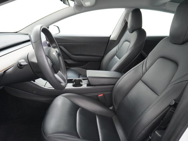 Tesla Model 3 RWD SR+ 60kWh 325PK Trekhaak FSD-3 AutoPilot Premium-Sound Leder Ecc PanoDak Adaptive cruise Camera's Elektr.-Stuur+Stoelen+Spiegels+Geheugen+Easy-Entry+Verwarmde stoelen Park assistent PDC WIFI Lane-Assist Speed-Assist Navi LED Lmv-18" Comfortstoelen ACC