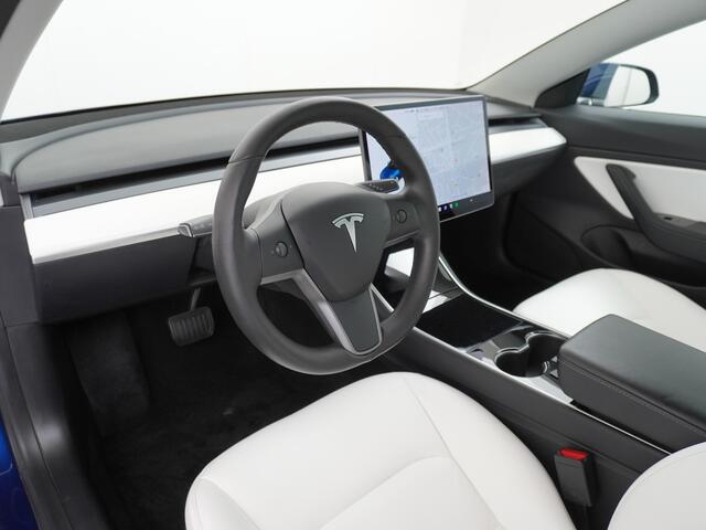 Tesla Model 3 SR+ 60kWh 325PK FSD 3-Computer 19" Ivory Int. AutoPilot Leder PanoDak Adaptive-Cruise Lmv Camera's Elektr.-Stuur+Stoelen+Spiegels+Geheugen+Easy-Entry+Verwarmde stoelen Park assistent PDC WIFI Lane-Assist Speed-Assist RWD Plus Navi LED Comfortstoelen ACC D