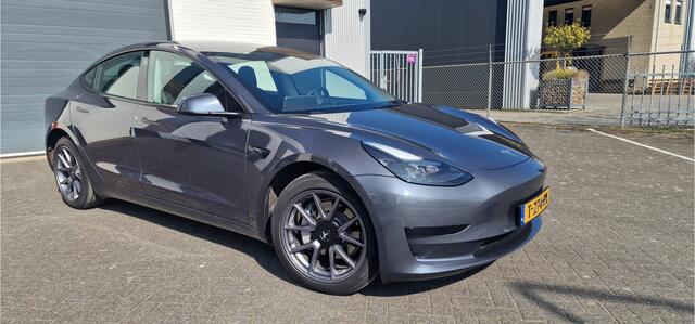 Tesla Model 3 Standard RWD Plus 60 kWh