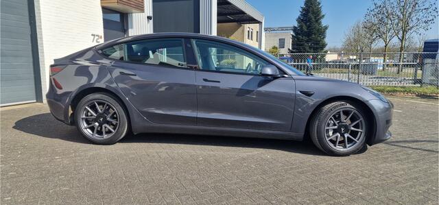 Tesla Model 3 Standard RWD Plus 60 kWh