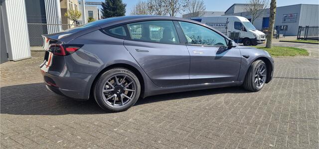 Tesla Model 3 Standard RWD Plus 60 kWh