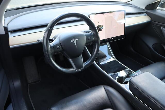 Tesla Model 3 Long Range AWD 75 kWh SOH 82%, Panoramadak, Autopilot, Trekhaak, Lederen interieur,